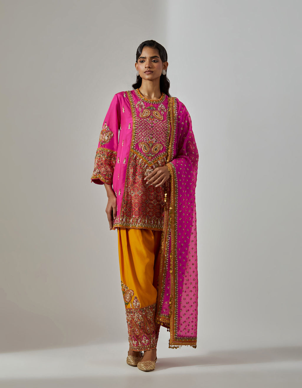 Pink Chota Ambi Cheetah Dupatta