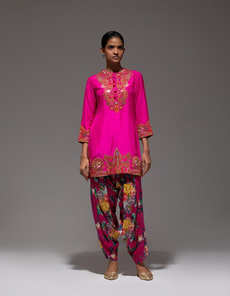 Magenta Rocket Kurta With Diya Cape And Ivery Pleat Salwar